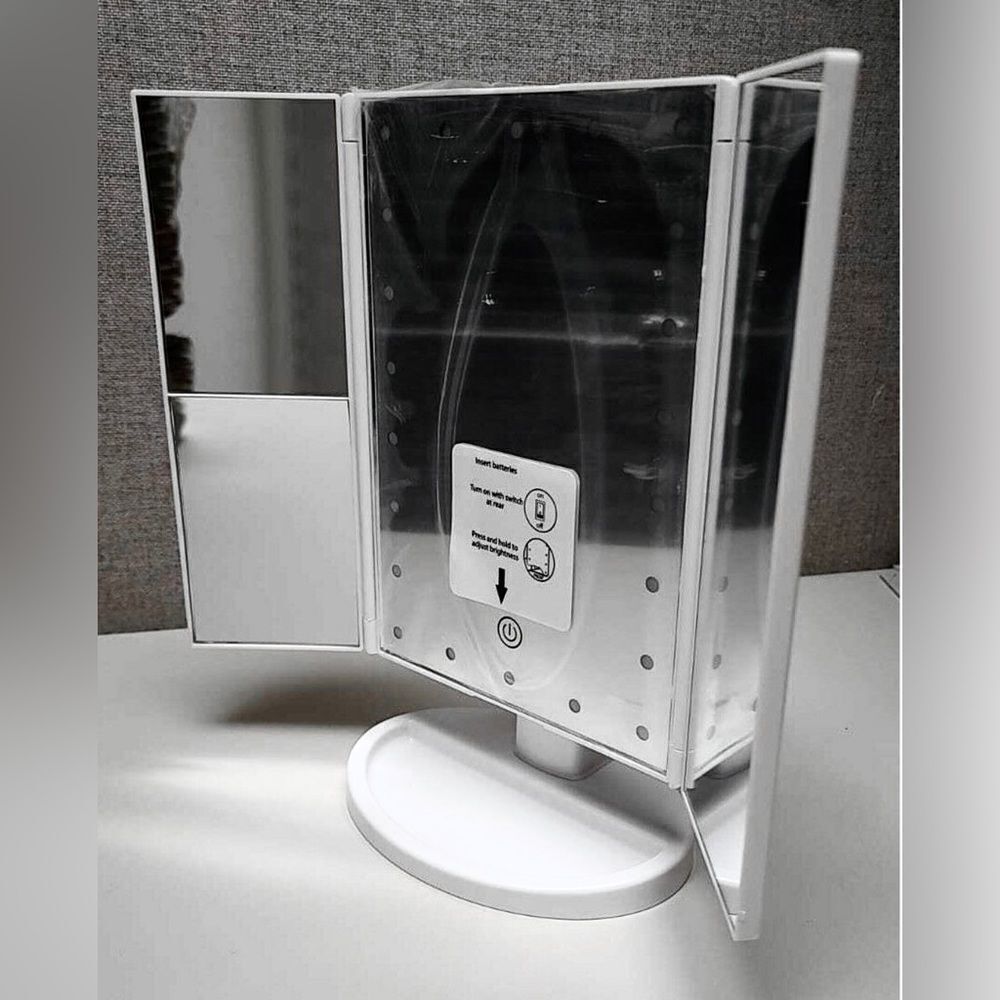 Makeup-Mirror001 21 LED Rotating Vanity Mirror with Lights - White